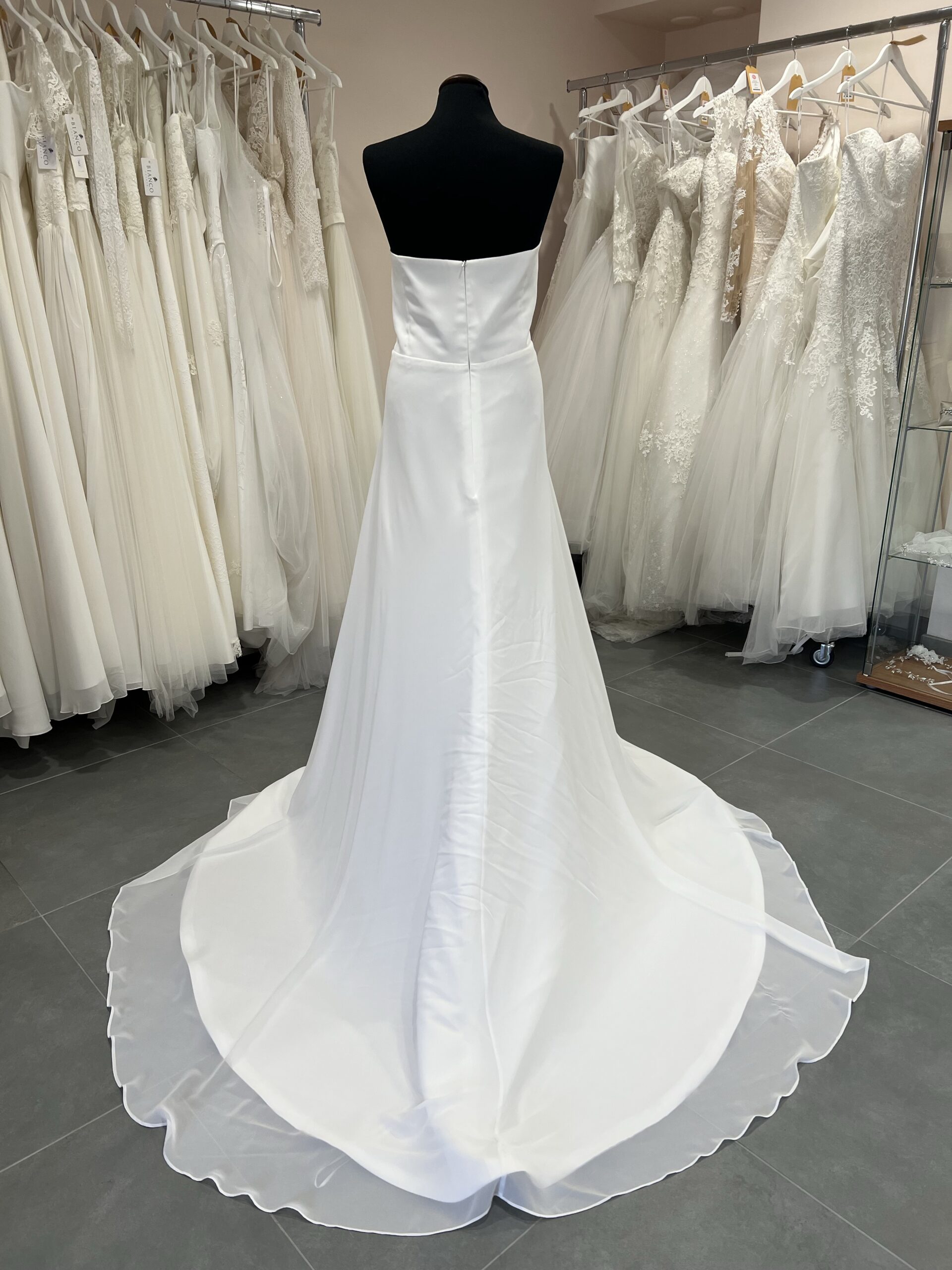 Allure Bridals A0007 achter