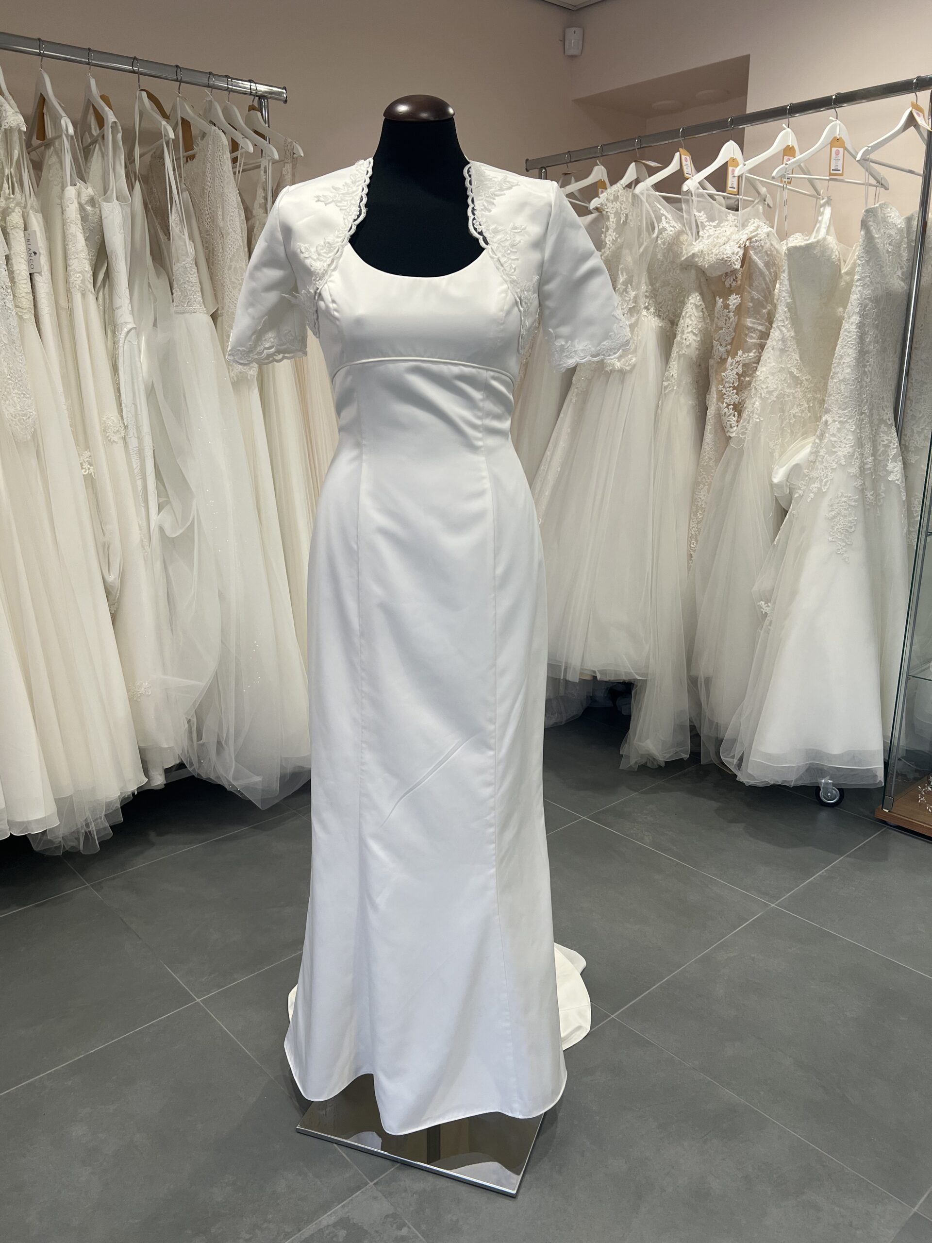 Ian Stuart S75 voor met bolero